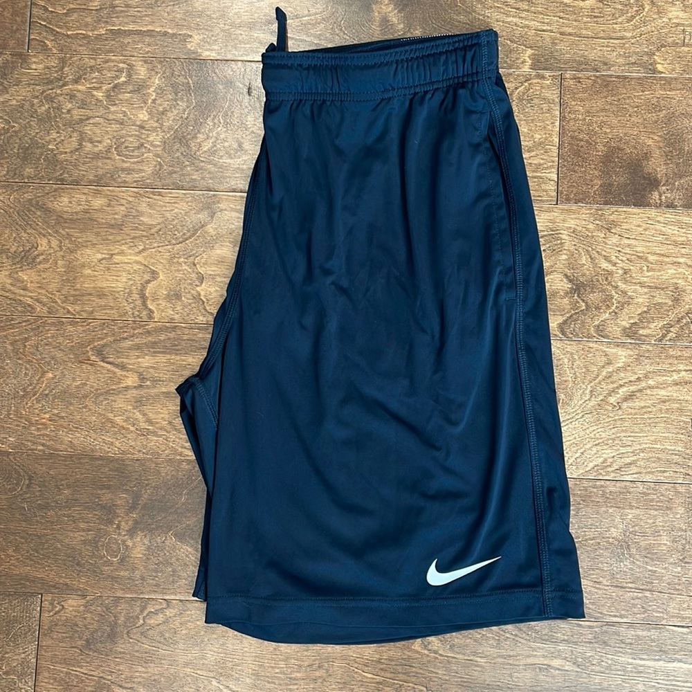 Nike- Dri fit black w design